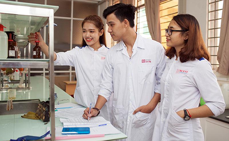 Image of the skyline of the City of Pittsburgh at night