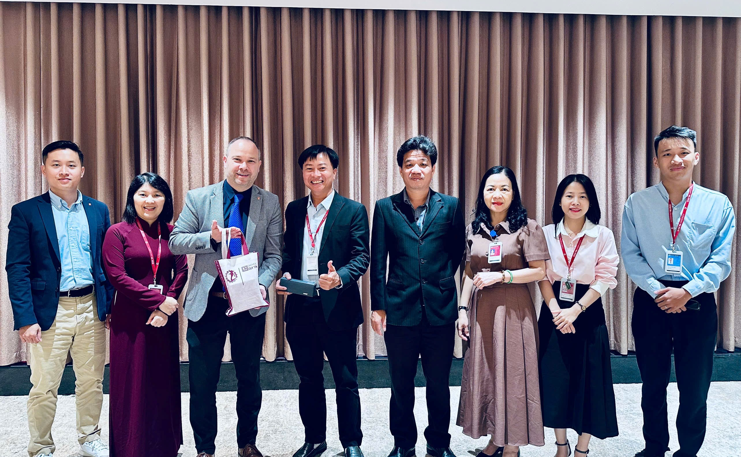 Làm việc cùng trường Dr. Buhmann Academy về cơ hội việc làm cho sinh viên điều dưỡng tại Cộng hòa liên bang Đức