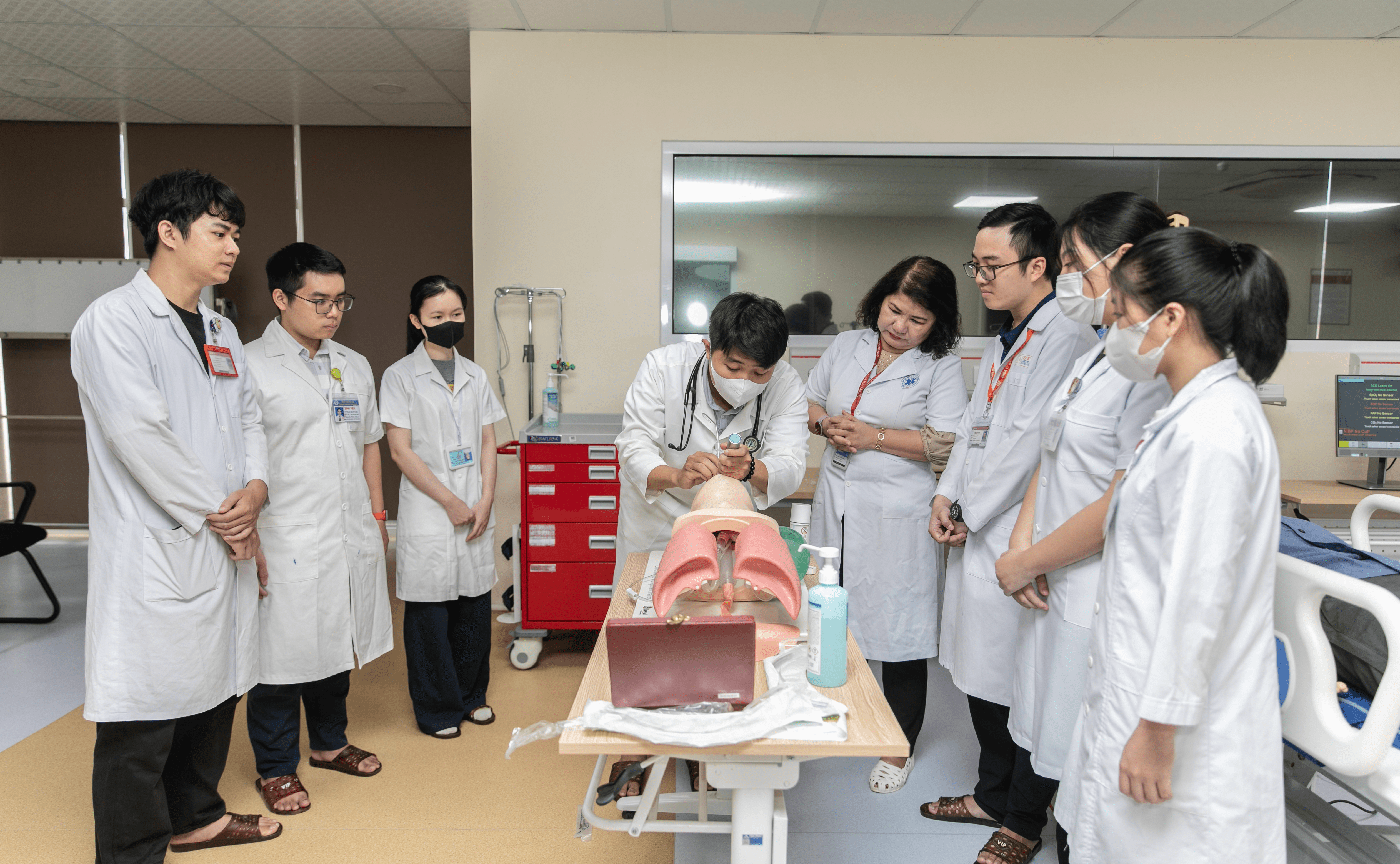 Ứng dụng mô hình Airway Management Trainer trong đào tạo bác sĩ đa khoa
