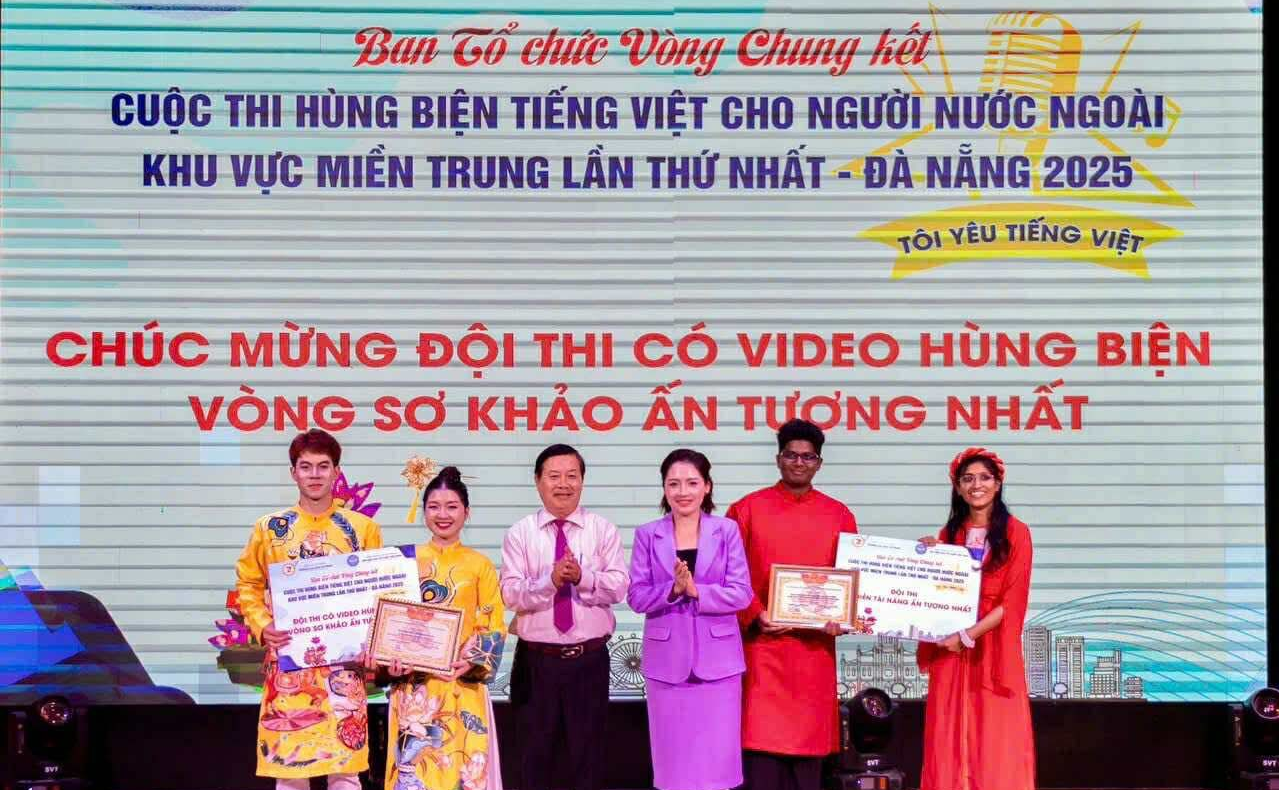 SINH VIÊN Y KHOA QUỐC TẾ ĐẠT THÀNH TÍCH CAO TẠI CUỘC THI HÙNG BIỆN TIẾNG VIỆT DÀNH CHO NGƯỜI NƯỚC NGOÀI - KHU VỰC MIỀN TRUNG LẦN THỨ NHẤT - ĐÀ NẴNG 2025