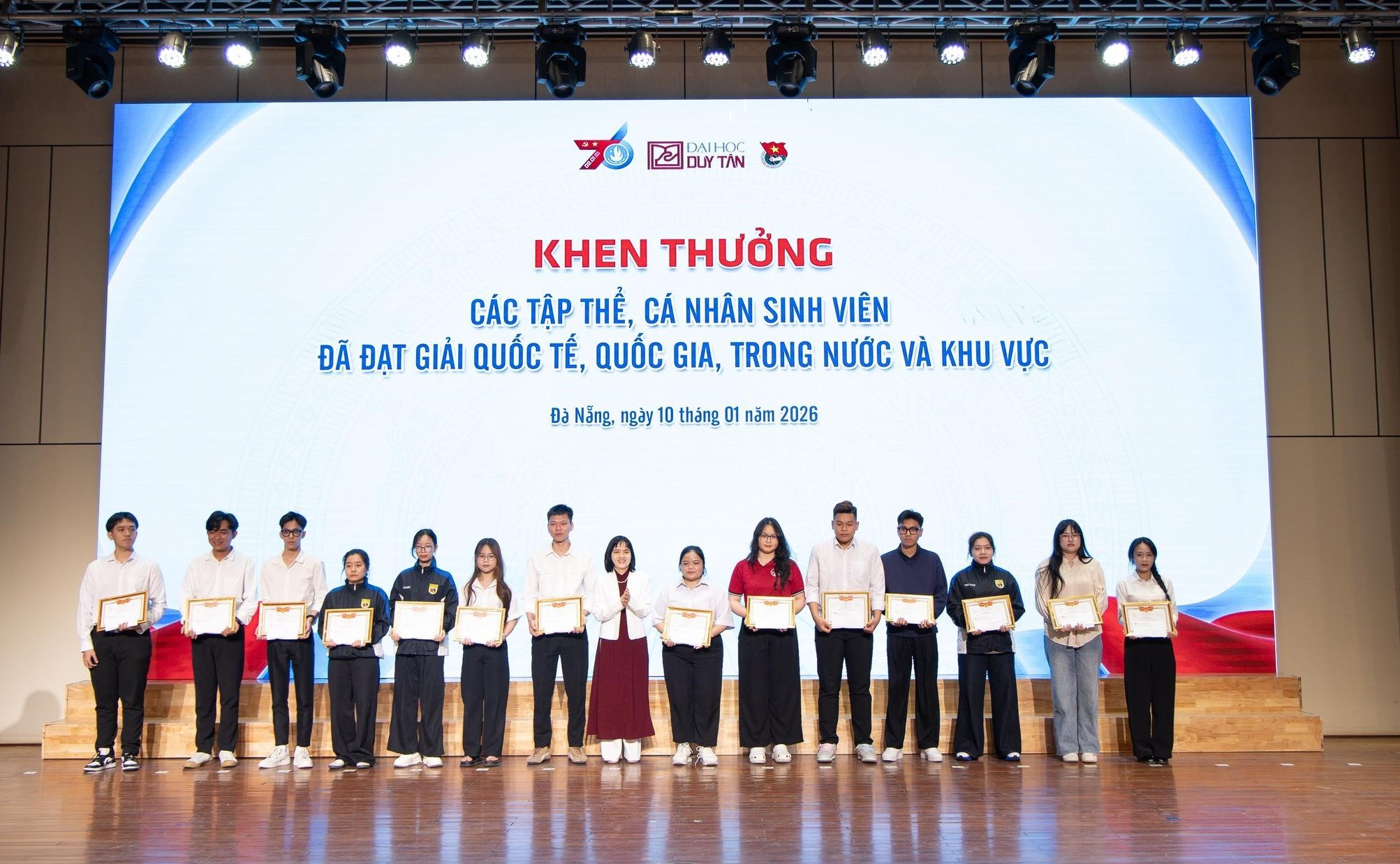SINH VIÊN NGÀNH CÔNG NGHỆ SINH HỌC TỎA SÁNG VỚI LOẠT THÀNH TÍCH ẤN TƯỢNG NĂM HỌC 2024 - 2025