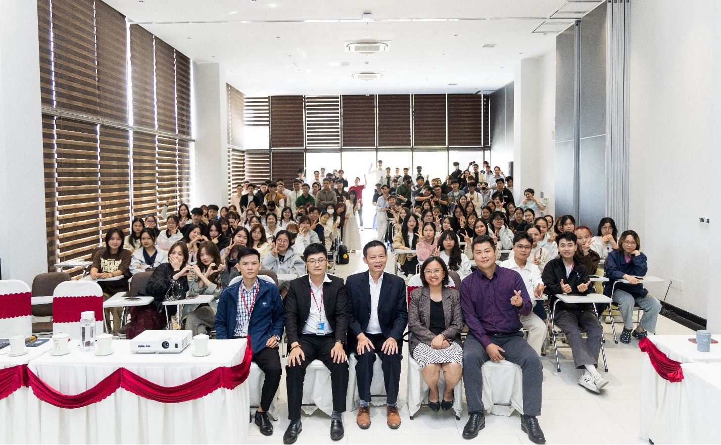 KHOA KỸ THUẬT Y HỌC GẶP MẶT SINH VIÊN