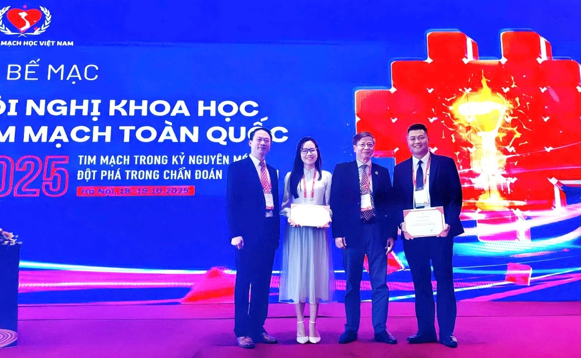 TS. Đinh Phong Sơn cùng cộng sự giành những giải cao  tại Hội nghị Tim mạch Toàn quốc 2025