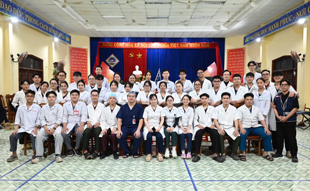 Chương trình thực tập nha cộng đồng tại xã Bến Giằng (08–09/12): Khám và điều trị 600 người dân