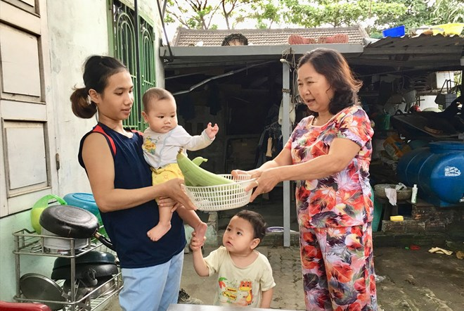 Chia sẽ khó khăn cùng người lao động vượt khó