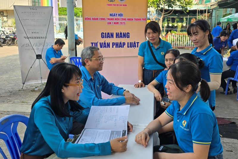 Tuyên truyền pháp luật cho công nhân lao động