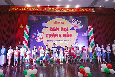 Chương trình Đêm Hội Trăng Tằm và Trao thưởng năm học 2016-2017