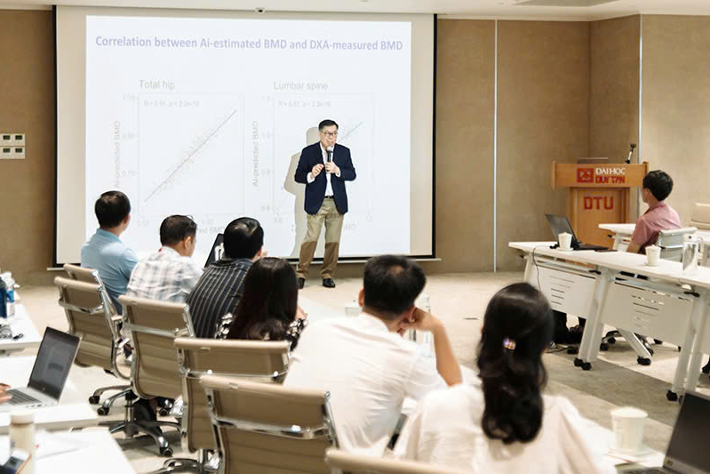 Đại học Duy Tân tổ chức seminar “Ứng dụng AI trong Y khoa” 