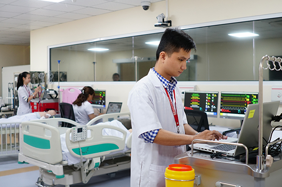 Ứng dụng Công nghệ Mô phỏng/Mô hình hóa và AI trong đào tạo Y khoa tại Đại học Duy Tân