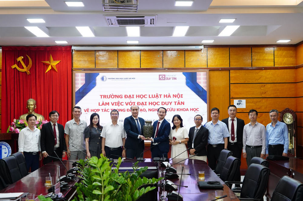 Đại học Duy Tân làm việc với Trường Đại học Luật Hà Nội về đào tạo và nghiên cứu khoa học trong kỷ nguyên số