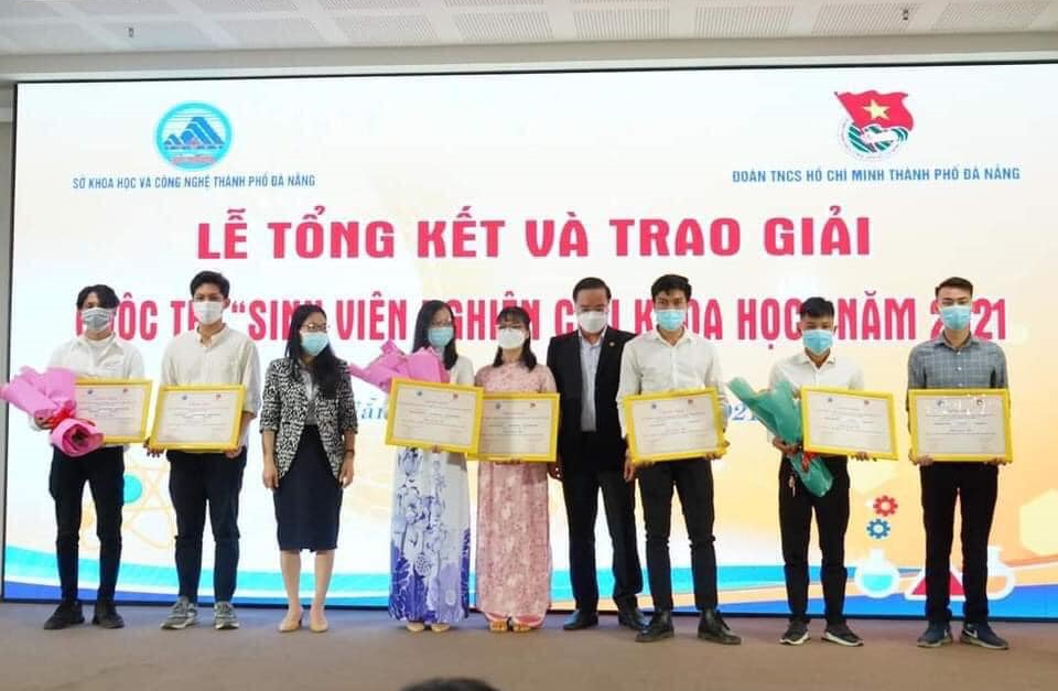 SINH VIÊN ĐẠI HỌC DUY TÂN ĐẠT GIẢI BA CHUNG KẾT CUỘC THI SINH VIÊN NGHIÊN CỨU KHOA HỌC THÀNH PHỐ ĐÀ NẴNG NĂM 2021