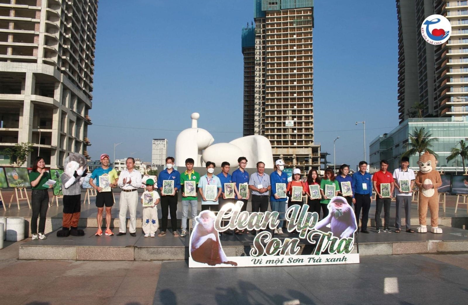 RA QUÂN DỌN VỆ SINH VÀ TRỒNG CÂY XANH"CLEANUP - SONTRA" ngày 22/04/2023 