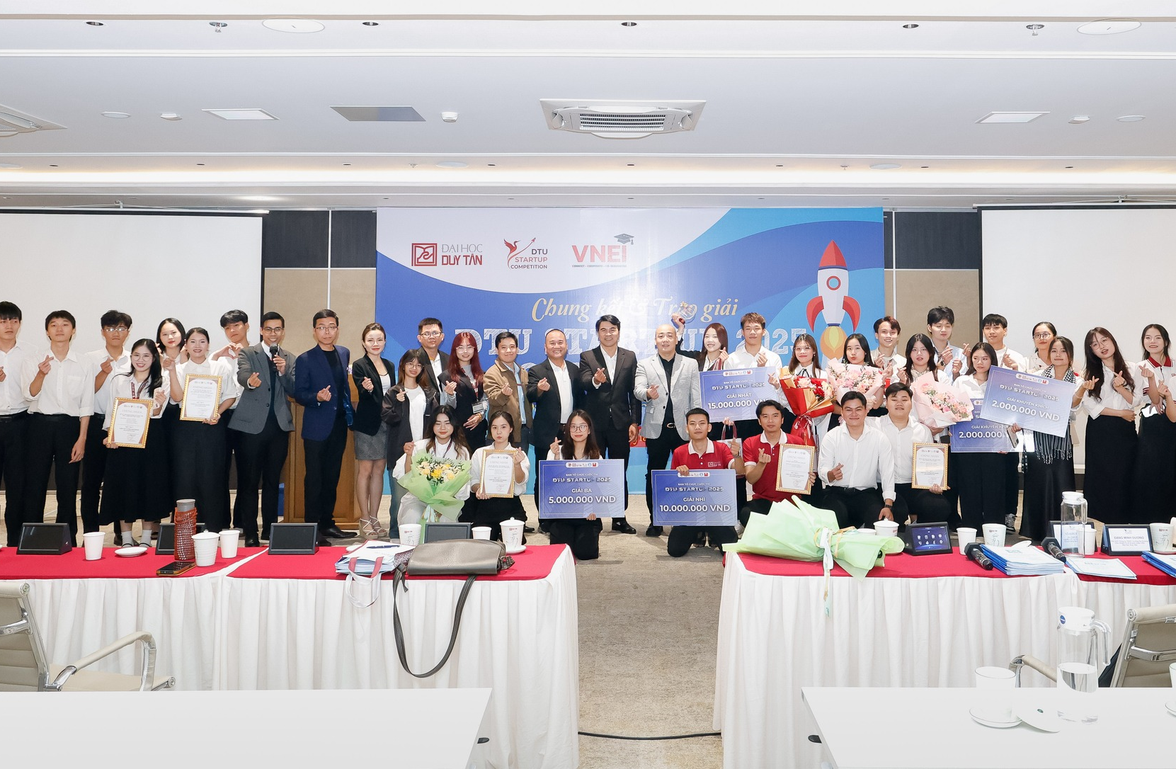  CHUNG KẾT DTU STARTUP 2025 – LÊN SÓNG NHỮNG “CHIẾN BINH” KHỞI NGHIỆP! 