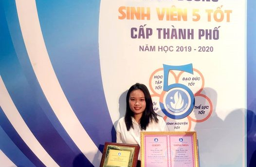 DƯƠNG THỊ LAN ANH - GƯƠNG SINH VIÊN 5 TỐT TIÊU BIỂU