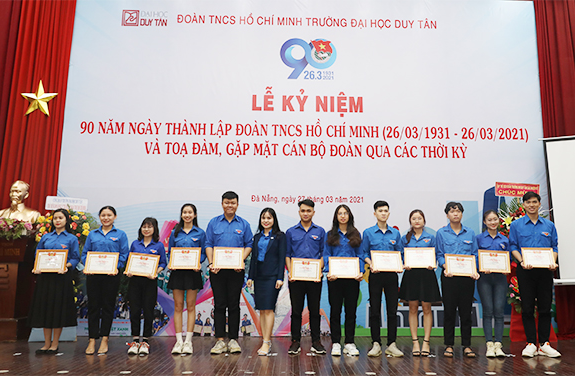 Đoàn trường Đại học Duy Tân tổ chức Lễ kỷ niệm 90 năm ngày Thành lập Đoàn TNCS Hồ Chí Minh