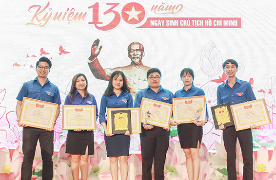 6 Gương mặt trẻ của Đại học Duy Tân Vinh dự được Thành đoàn Đà Nẵng Tuyên dương và Khen thưởng