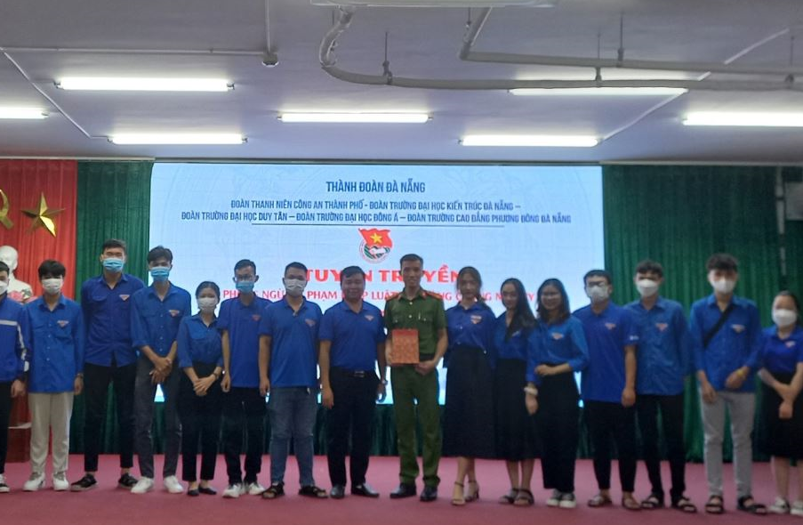 Đoàn trường Đại học Duy Tân tổ chức tuyên truyền phòng, chống ma túy cho đoàn viên, sinh viên
