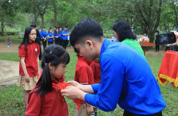 ANH CHÀNG BÍ THƯ ĐOÀN NHIỆT HUYẾT, NĂNG ĐỘNG, SÁNG TẠO