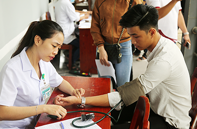 Sinh viên Duy Tân Tham gia Hiến máu Nhân đạo