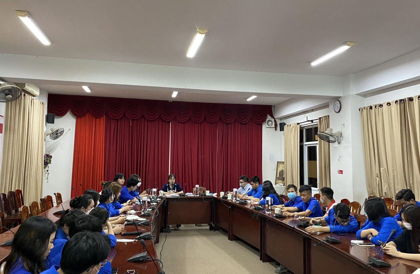 ĐOÀN TRƯỜNG ĐH DUY TÂN TỔ CHỨC SINH HOẠT CHỦ ĐIỂM NHỮNG CUỐN SÁCH VIẾT VỀ BÁC HỒ.