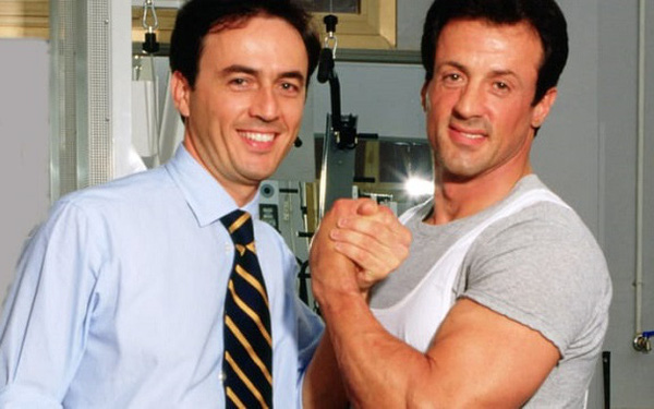 Khởi nghiệp từ nhà để xe, công ty này hiện có giá trị 2,4 tỷ USD và là nhà tài trợ của AC Milan