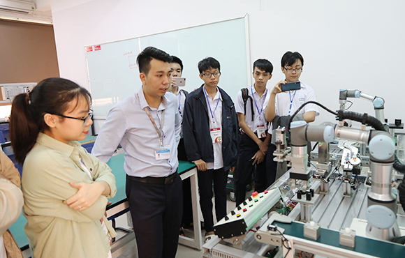 Tham quan Không gian Học tập và Nghiên cứu với "DTU Innovation Open Day"