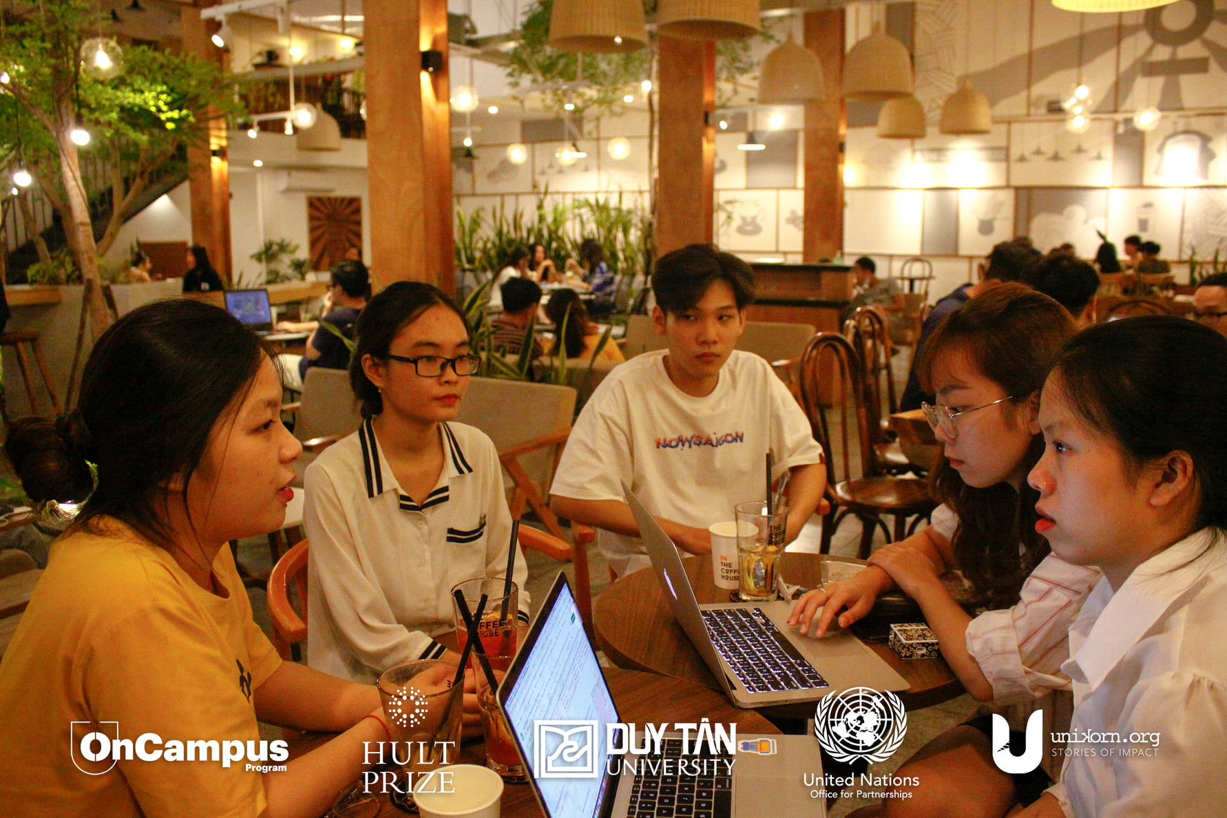 Nào nào, cùng xem qua một buổi phỏng vấn của nhà Hult Prize at DTU. 