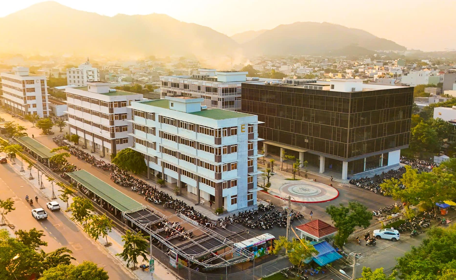 Thông tin Tuyển sinh Khoa Đào tạo Quốc tế năm 2025