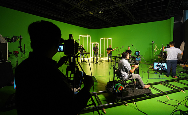 Xưởng phim Én Bạc (SSS)