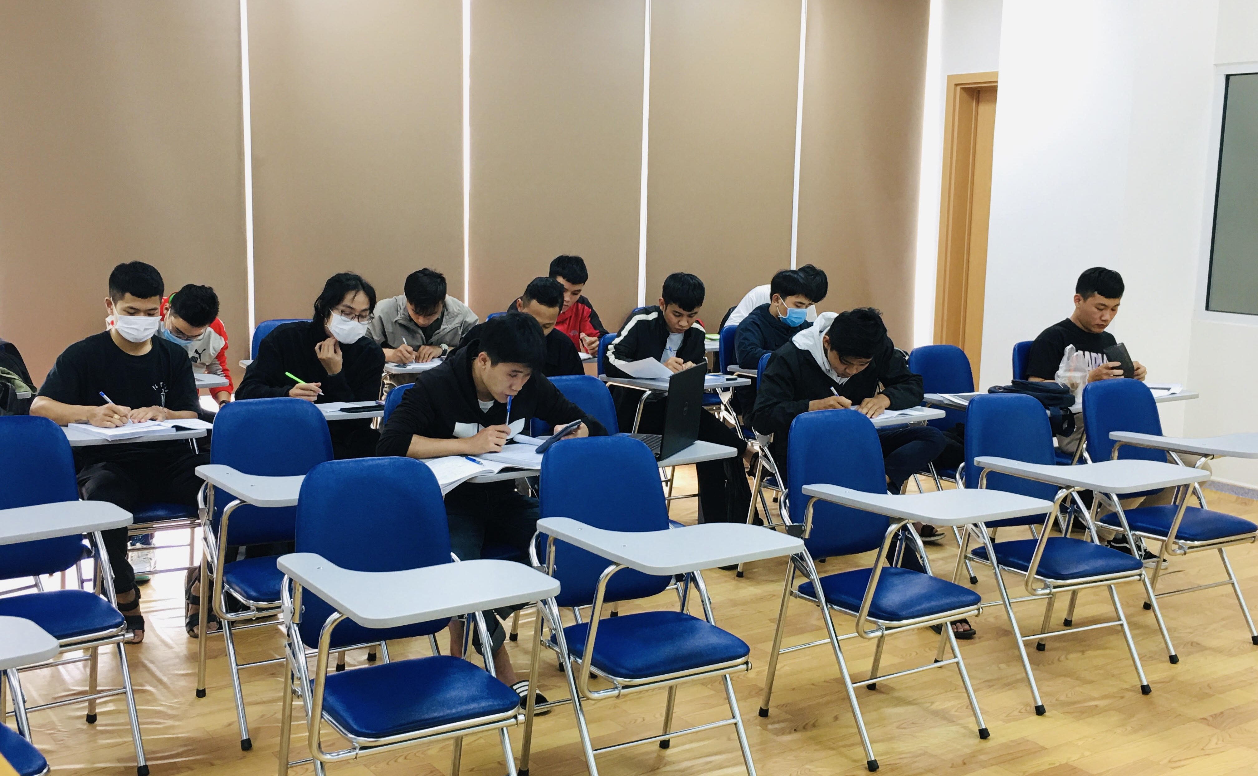 Lịch thi và bảo vệ tốt nghiệp của K23 PNU cơ điện tử