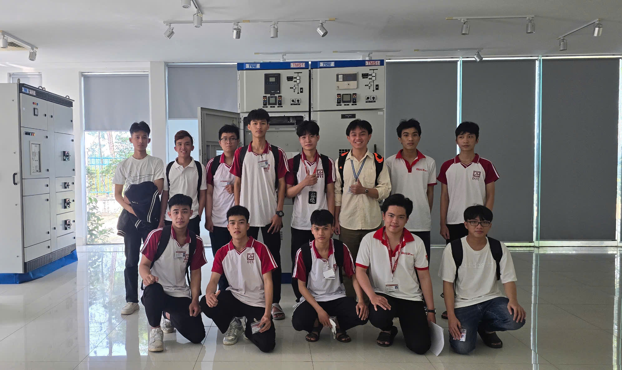 TRẢI NGHIỆM ĐÁNG NHỚ TỪ CHUYẾN THAM QUAN THỰC TẾ TẠI CÔNG TY ĐIỆN TRƯỜNG GIANG