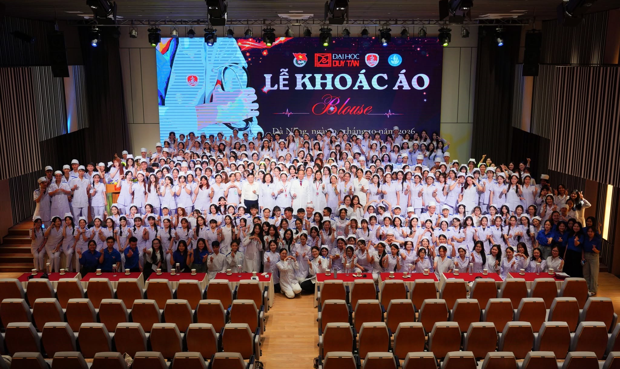 Khoác lên mình áo trắng - Bắt đầu hành trình người điều dưỡng : Lễ khoác áo blue năm 2026