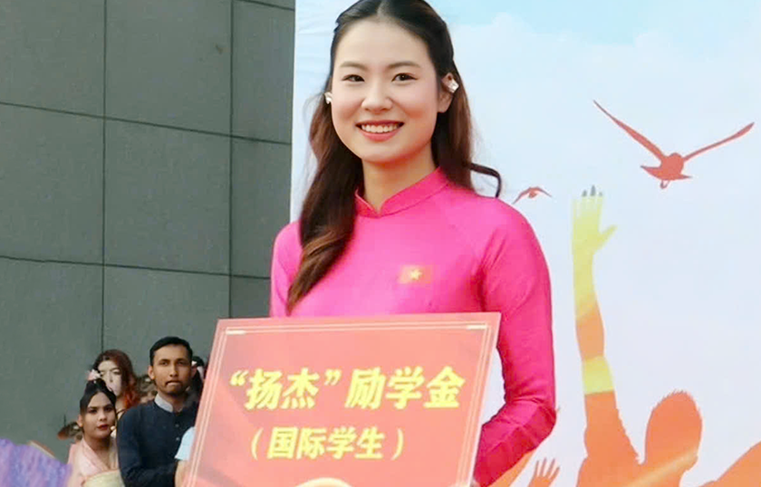 Duy Tan University Teaching Assistant Wins International Student Business Elite Competition