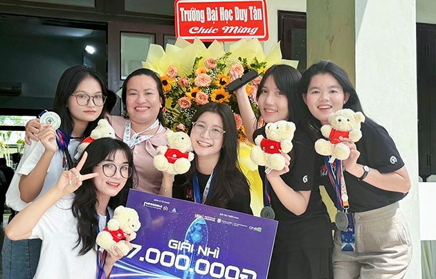 Duy Tan University Student Group Won Second Prize at the Startup Launchpad Program