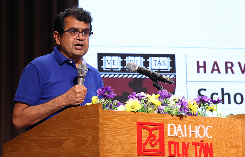 Các nhà khoa học từ Harvard, Cornell và Connecticut đến ĐH Duy Tân chia sẻ về các Ứng dụng Công nghệ trong Y tế