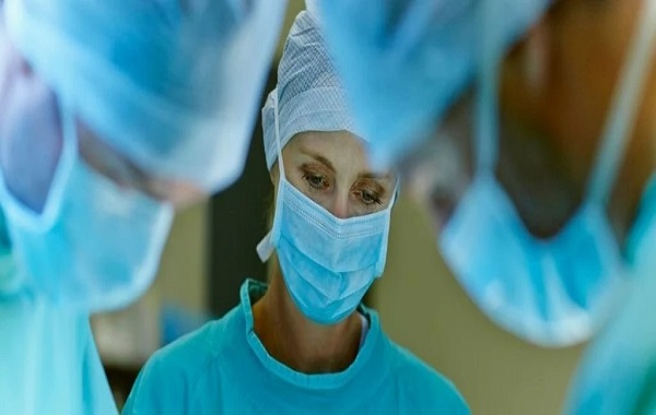 Nguy cơ tử vong cho bệnh nhân nữ cao hơn nhiều nếu bác sĩ phẫu thuật là đàn ông, nghiên cứu tiết lộ
