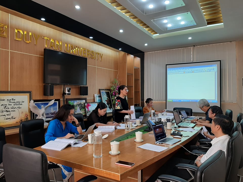 Họp hội đồng thẩm định chương trình đào tạo chuyên ngành Thiết kế thời trang