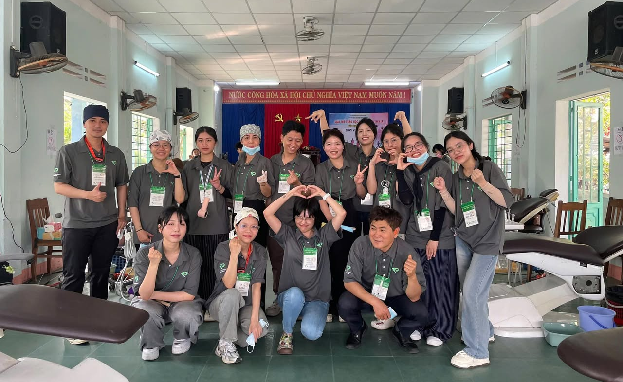 SINH VIÊN KHOA TIẾNG HÀN THAM GIA "CHƯƠNG TRÌNH KHÁM CHỮA BỆNH NHÂN ĐẠO TẠI XÃ DUY NGHĨA, TP ĐÀ NẴNG NĂM 2026"