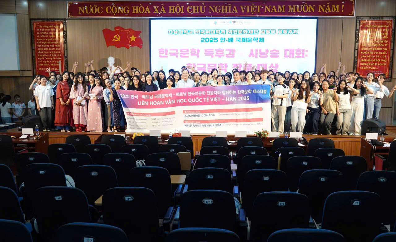 Khoa Tiếng Hàn đạt thành tích cao tại Cuộc thi Ngâm thơ & Cảm nhận Văn học Hàn Quốc 2025