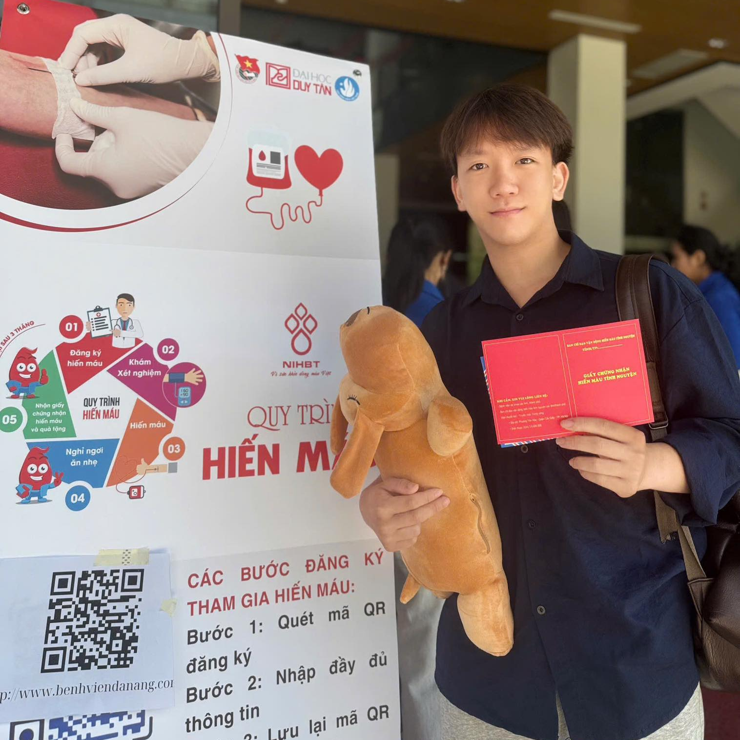 🥳 Vinh danh Phó Bí thư Đoàn trường NN-XHNV vì những đóng góp xuất sắc trong công tác Đoàn và phong trào Thanh niên