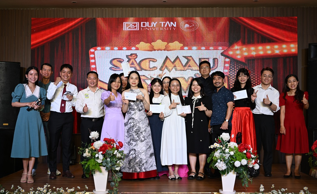 “Sắc màu Nhân văn” Nhân kỷ niệm 31 năm thành lập Đại học Duy Tân và ngày Nhà giáo Việt Nam 20/11