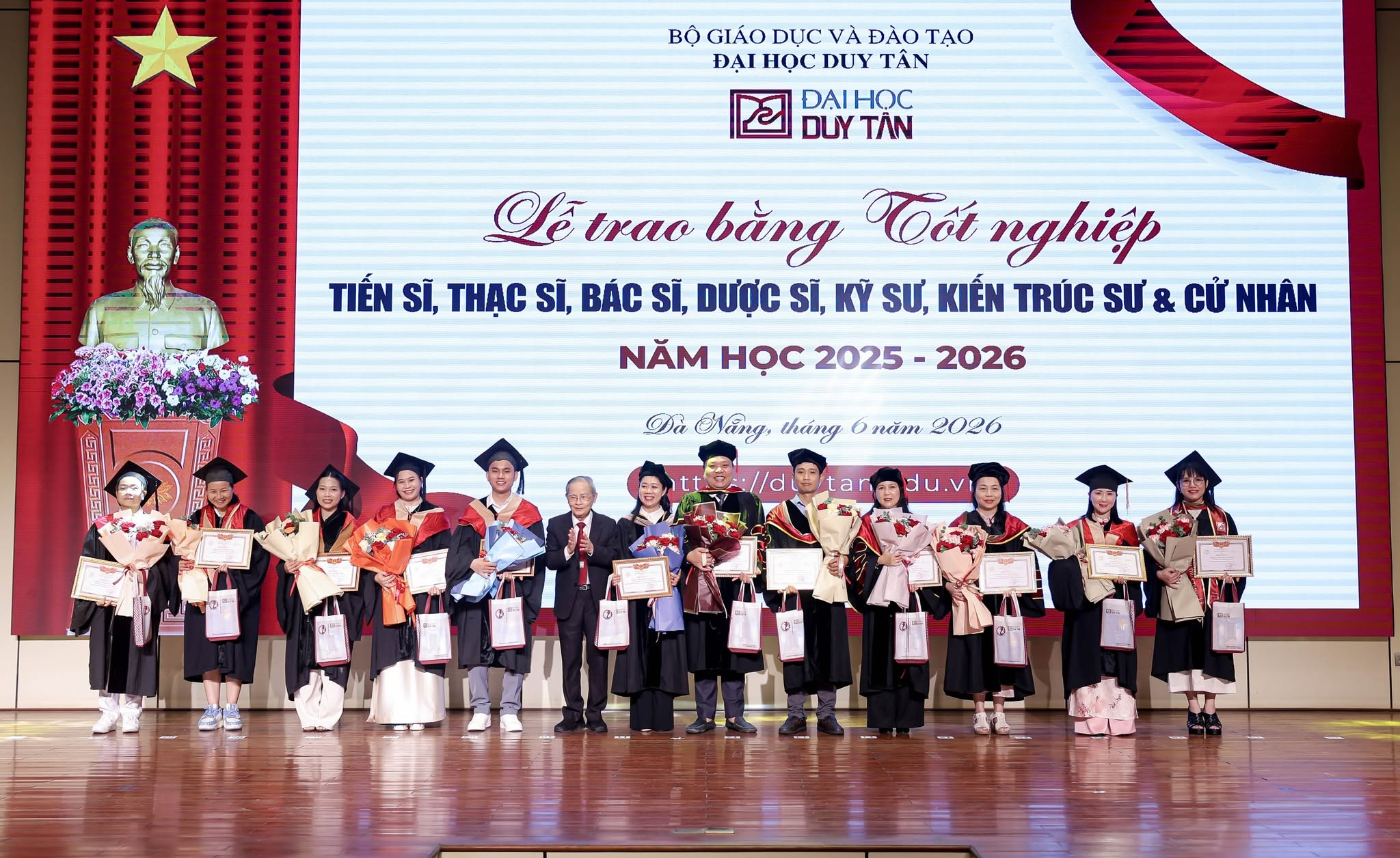 🎓✨ HÔM NAY, NHỮNG ƯỚC MƠ ĐÃ ĐƯỢC GỌI TÊN!