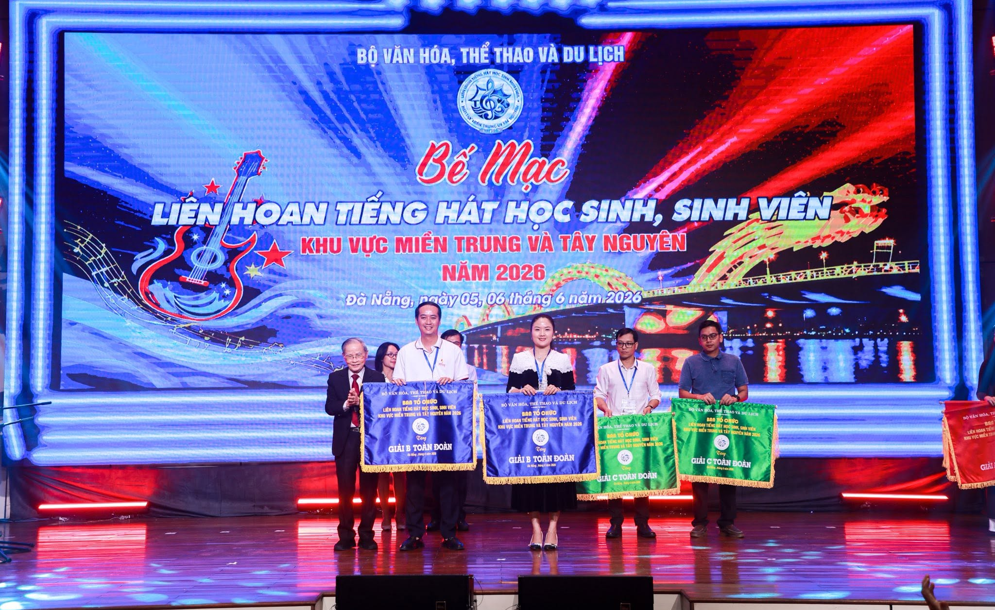 🎼🎼VANG XA NHỮNG GIAI ĐIỆU ĐẸP CỦA TUỔI TRẺ
