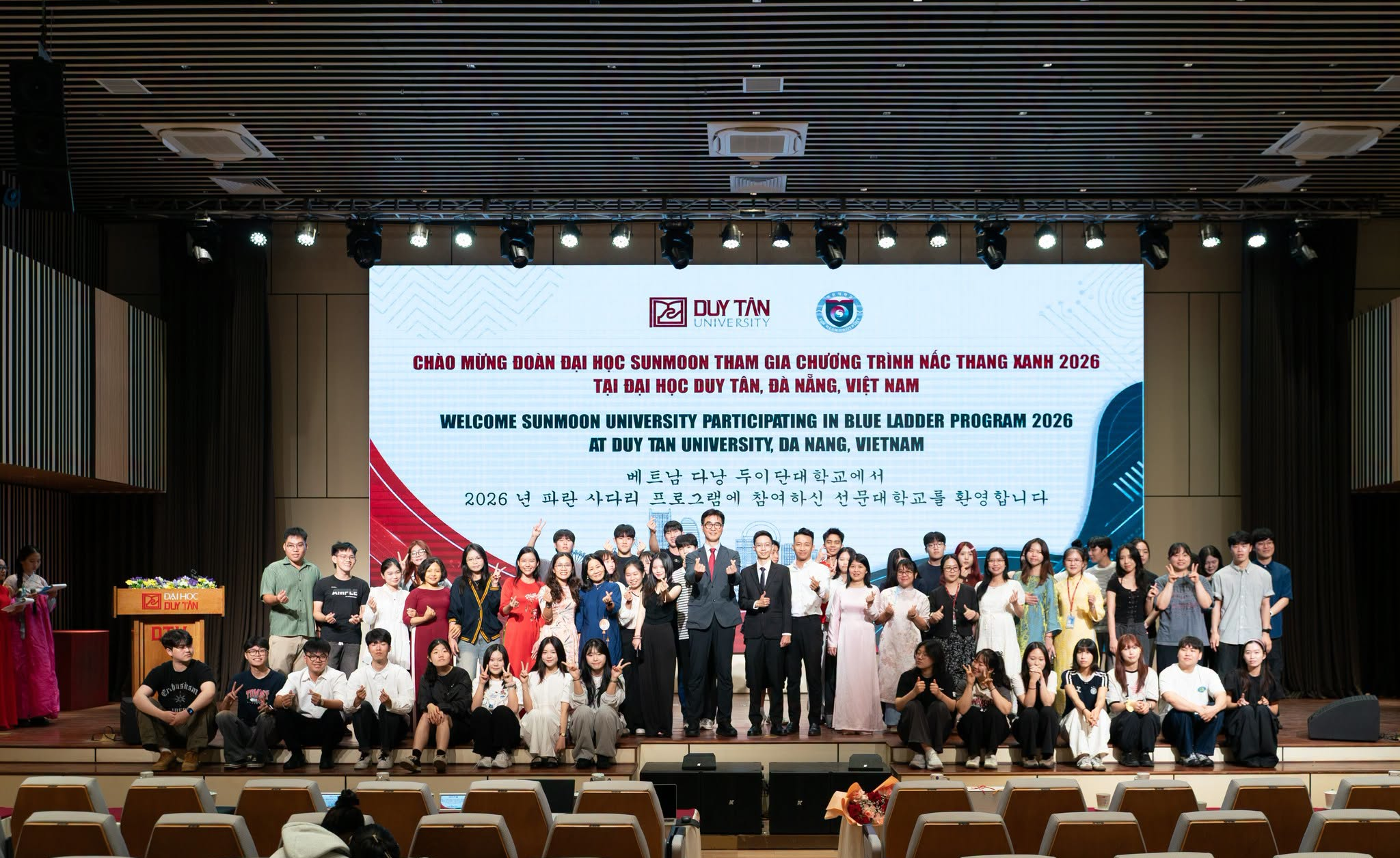 NẤC THANG XANH 2026: MÙA HÈ KẾT NỐI SINH VIÊN VIỆT - HÀN CHÍNH THỨC BẮT ĐẦU