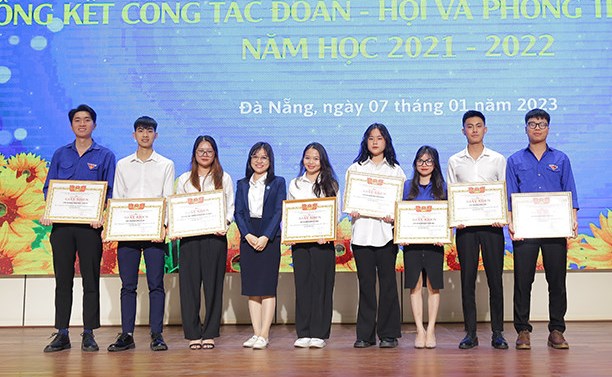 Hân hoan Chào mừng Kỷ niệm 73 năm ngày Truyền thống Học sinh Sinh viên Việt Nam