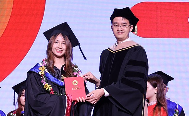 Ngày hội Trao bằng Tốt nghiệp ở Đại học Duy Tân năm học 2022-2023