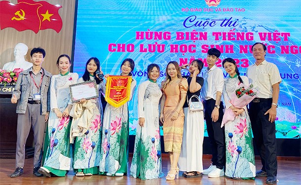 Lưu học sinh Lào của Đại học Duy Tân giành giải Ba cuộc thi Hùng biện tiếng Việt