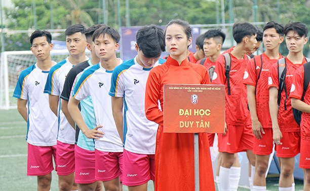 Đại học Duy Tân thắng “đậm” ngày đầu ra quân Giải bóng đá 7 người Sinh viên