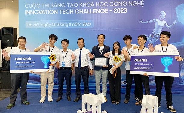 Sinh viên ĐH Duy Tân giành cả giải Nhất và Nhì ở Samsung Innovation Campus (SIC) 2023