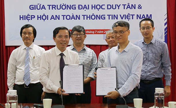 Đại học Duy Tân Ký kết Hợp tác với Hiệp hội An toàn Thông tin Việt Nam